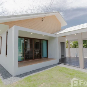 Warm style single storey house with 2 bedrooms